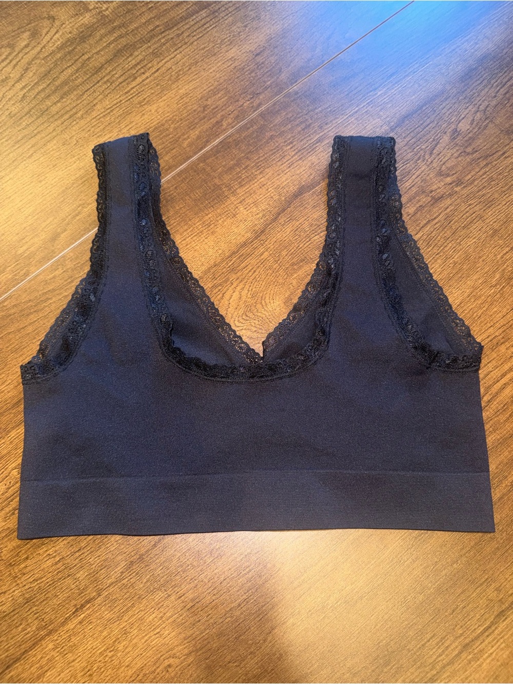 Rhonda Sheer Lace-Trim Seamless Comfort Bra - Black 2XL - Picture 3 of 7